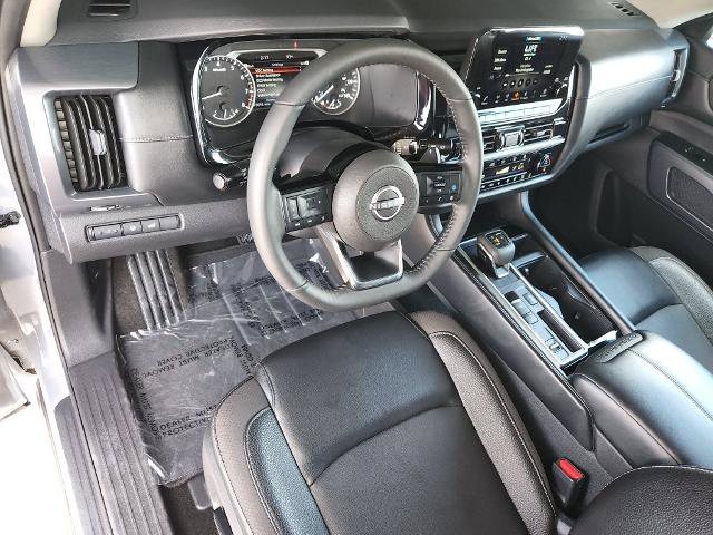 Certified 2023 Nissan Pathfinder SL FWD image 12
