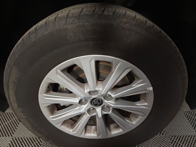 Used 2025 Toyota Grand Highlander FWD image 11