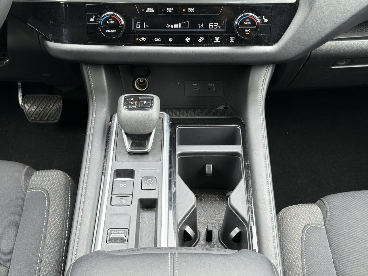 Certified 2025 Nissan Pathfinder SV FWD image 3