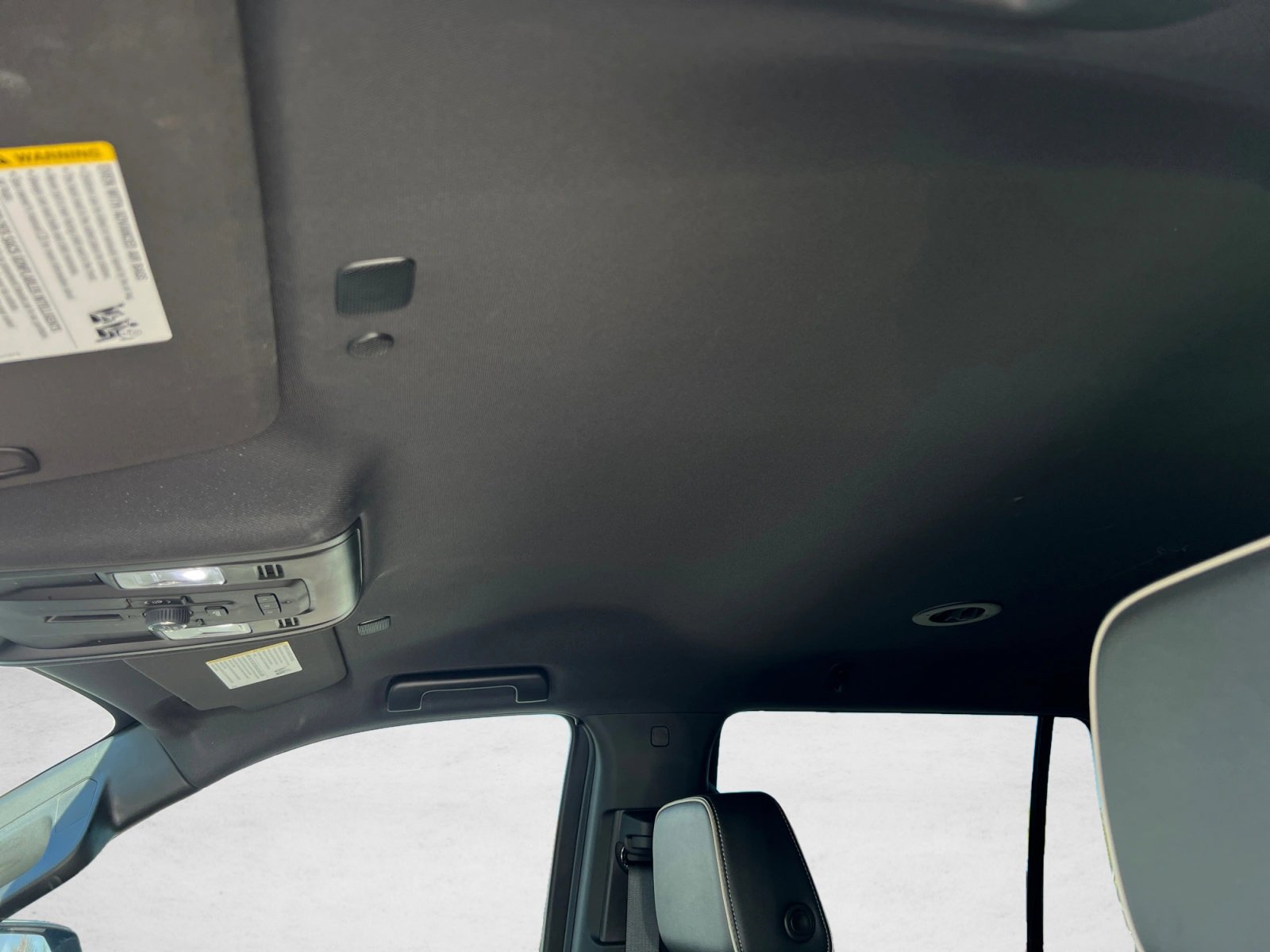 Used 2024 Chevrolet Tahoe Premier AWD/4WD image 12