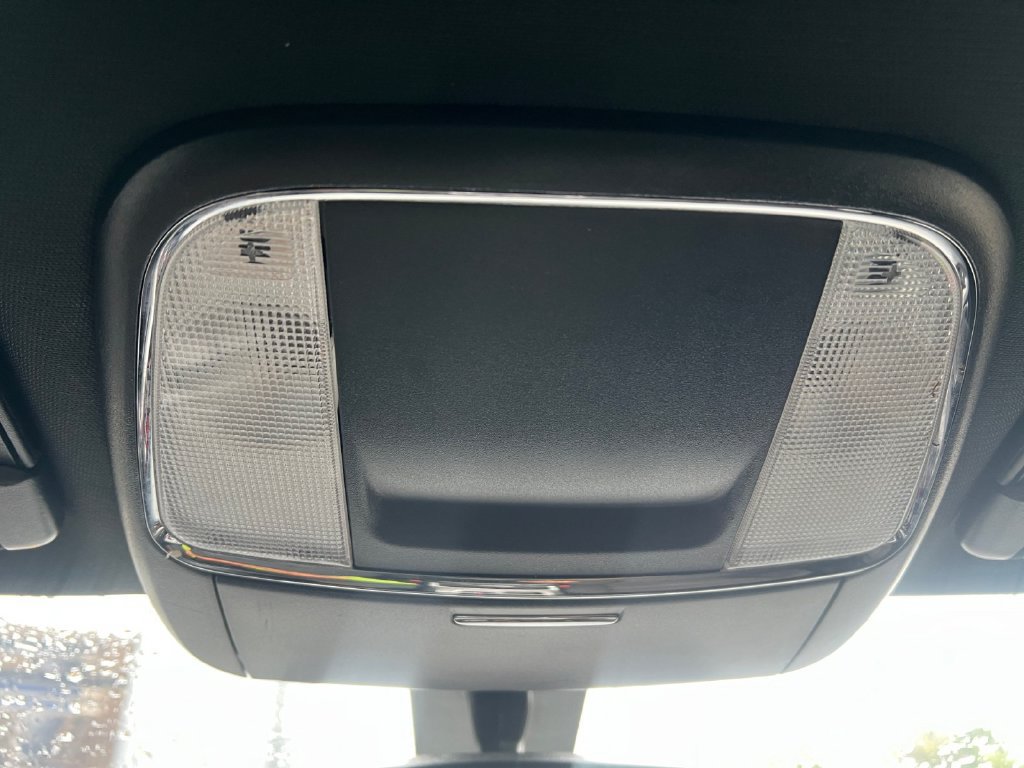 Used 2023 Dodge Charger SXT RWD image 7