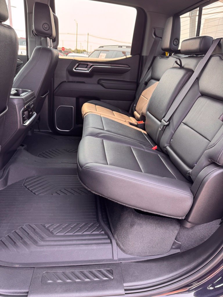 Used 2023 Chevrolet Silverado 1500 LTZ AWD/4WD image 15