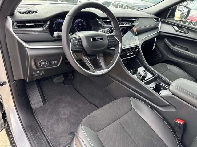 New 2025 Jeep Grand Cherokee L Altitude RWD image 14