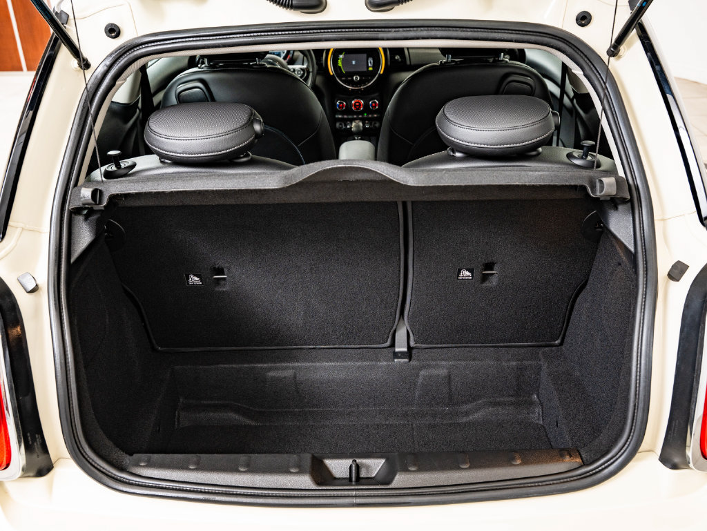 Used 2018 MINI Cooper 2-Door Hardtop FWD image 18