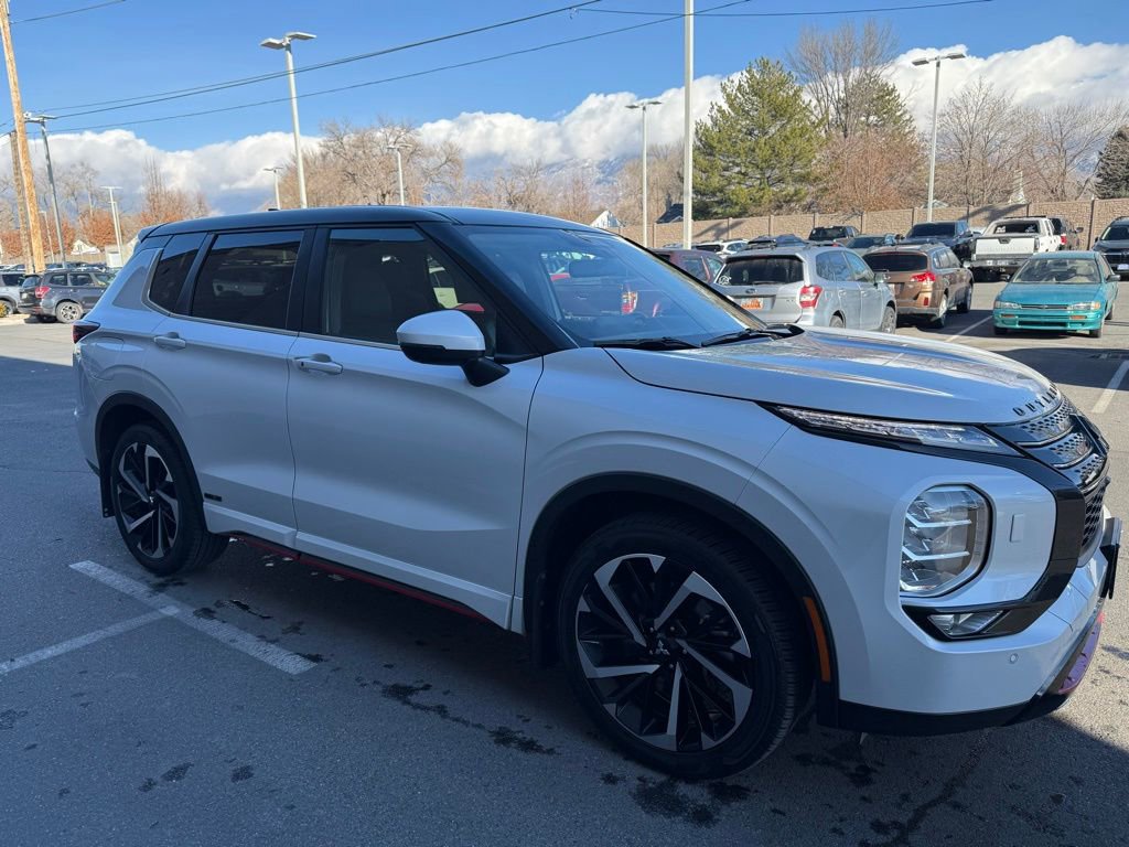 Used 2023 Mitsubishi Outlander SE image 5