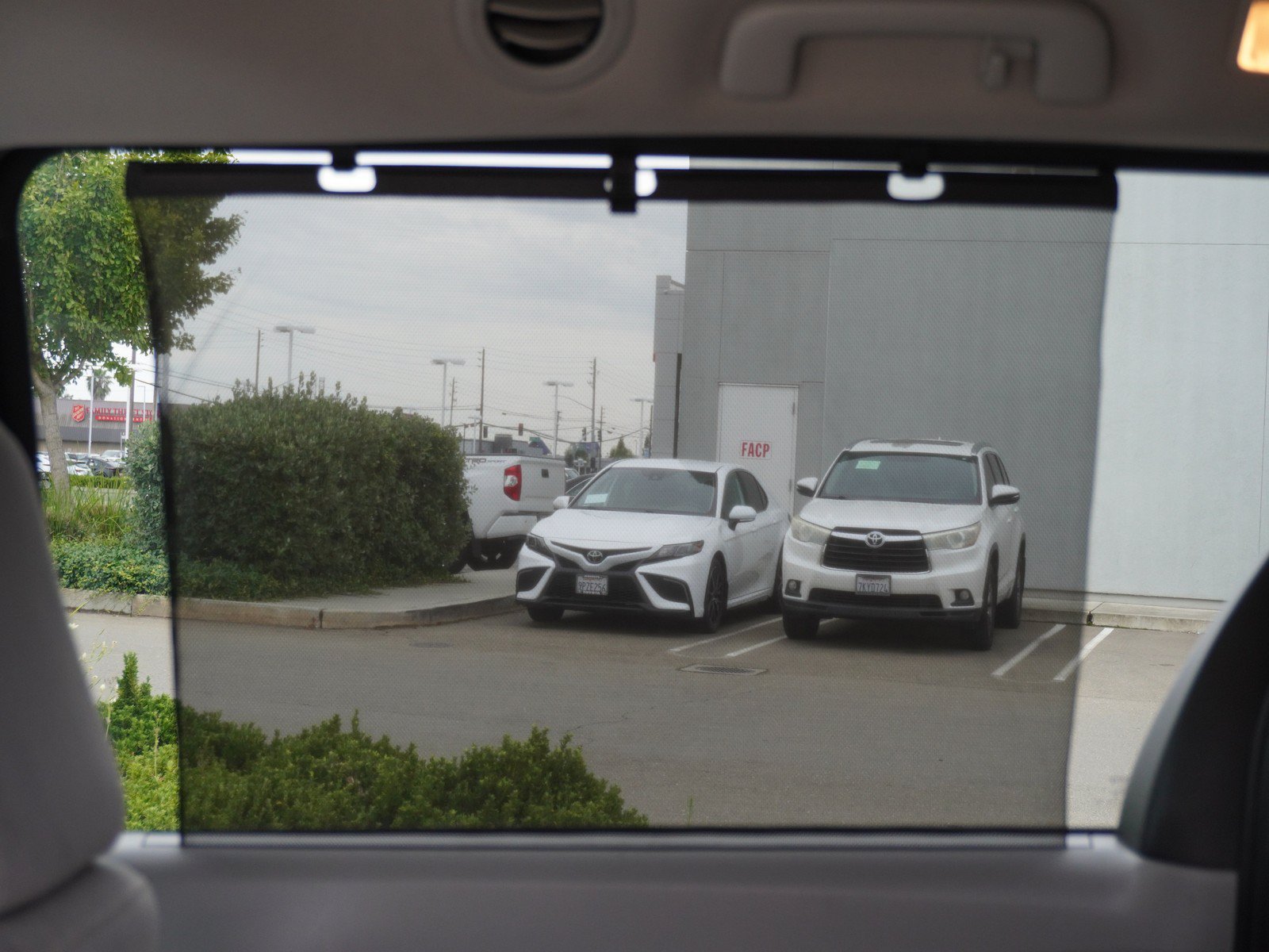 Used 2020 Toyota Sienna LE w/ Carpet Mat Package FWD image 14
