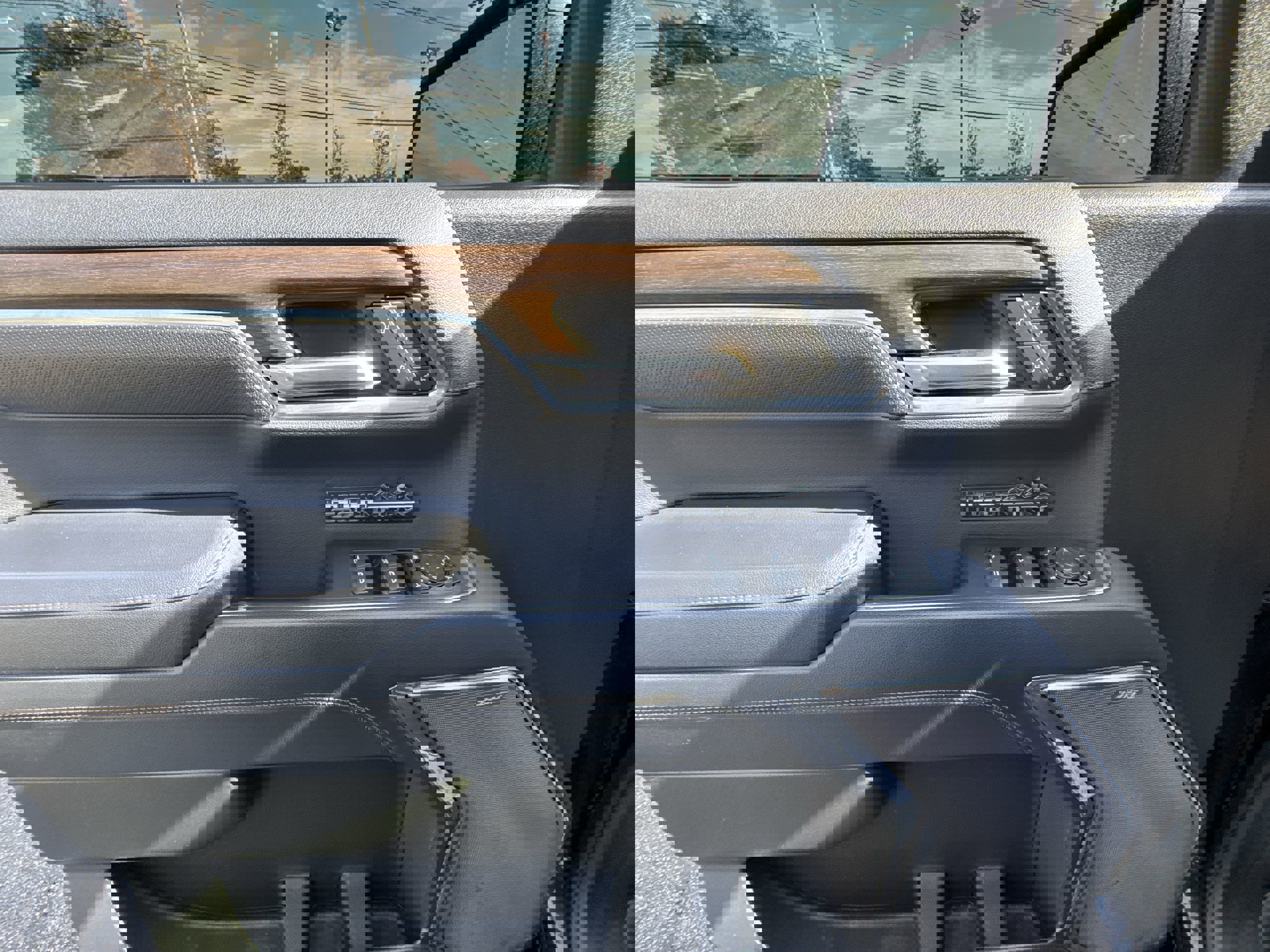 Used 2022 Chevrolet Silverado 1500 High Country w/ High Country Premium Package image 24