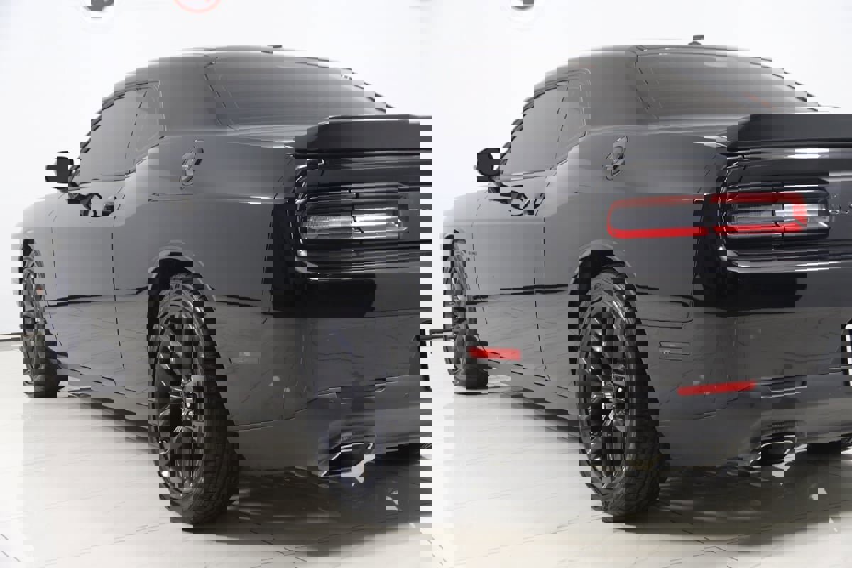 Used 2022 Dodge Challenger R/T w/ Blacktop Package image 27