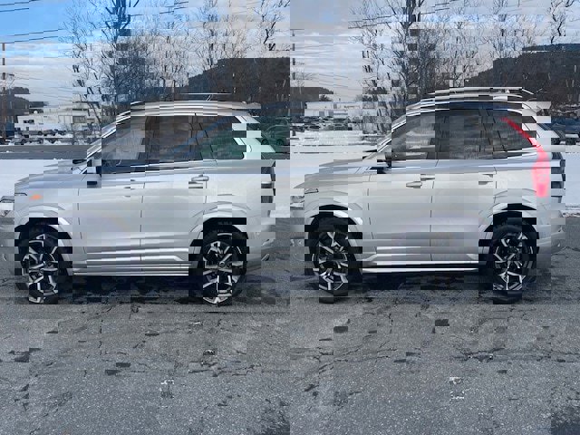 Used 2019 Volvo XC90 T5 Momentum w/ Protection Package image 2