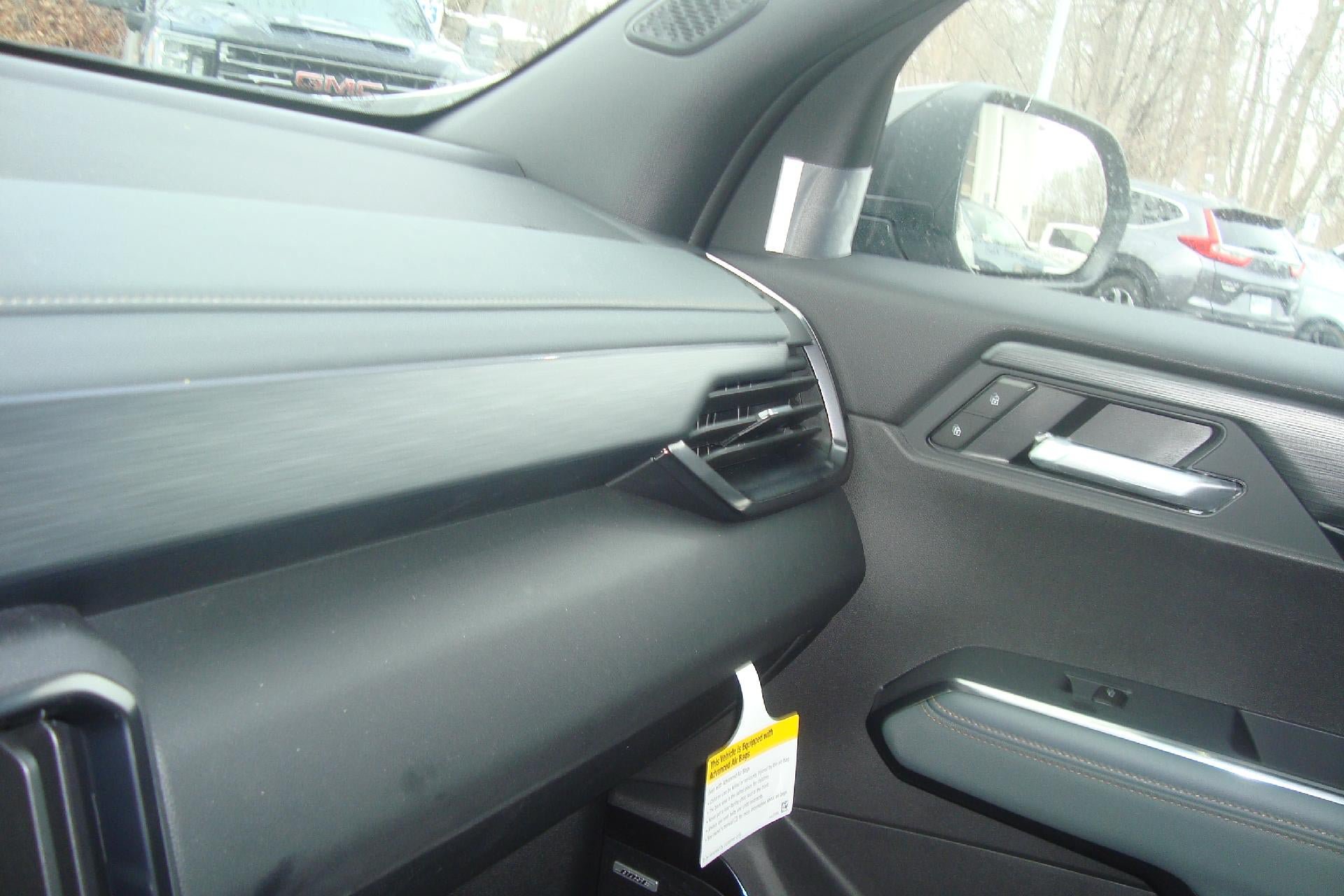 New 2026 GMC Acadia AT4 w/ LPO, Floor Liner Package AWD/4WD image 15