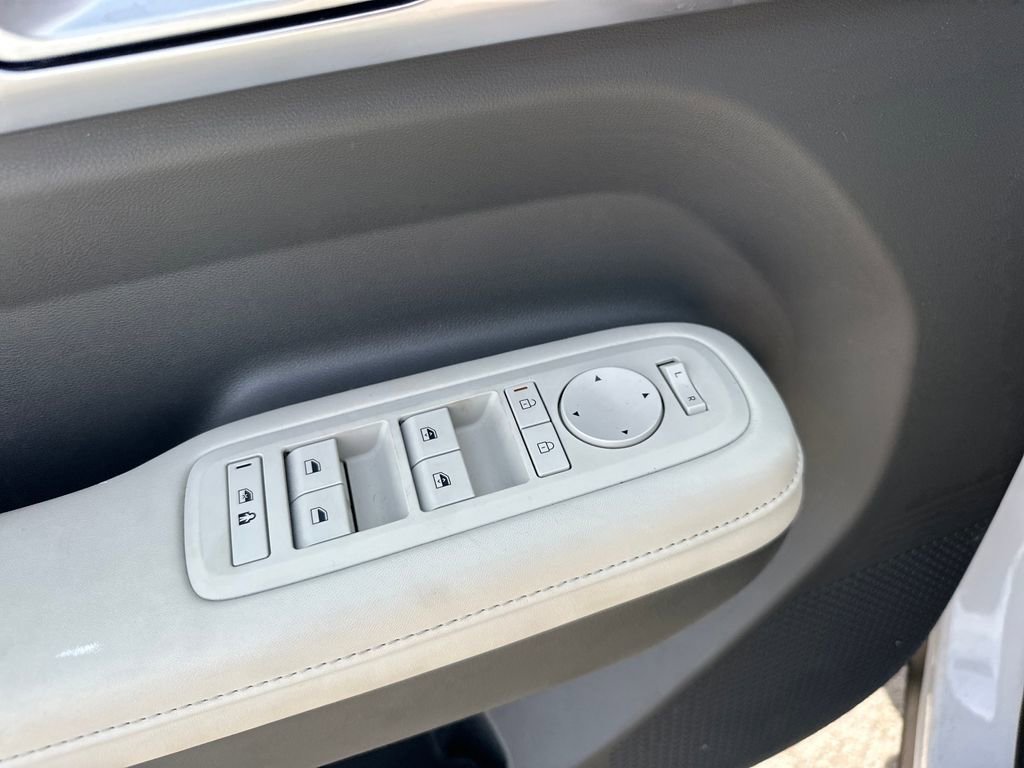 Used 2025 Hyundai Santa Fe SEL FWD image 42