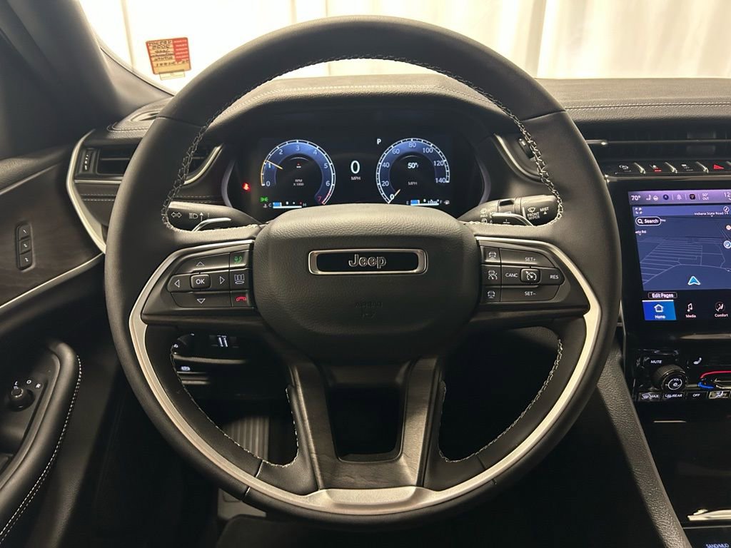 New 2025 Jeep Grand Cherokee Limited w/ Black Appearance Package image 9