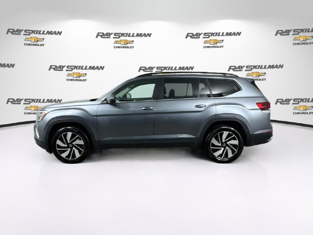 Used 2025 Volkswagen Atlas SE AWD/4WD image 4