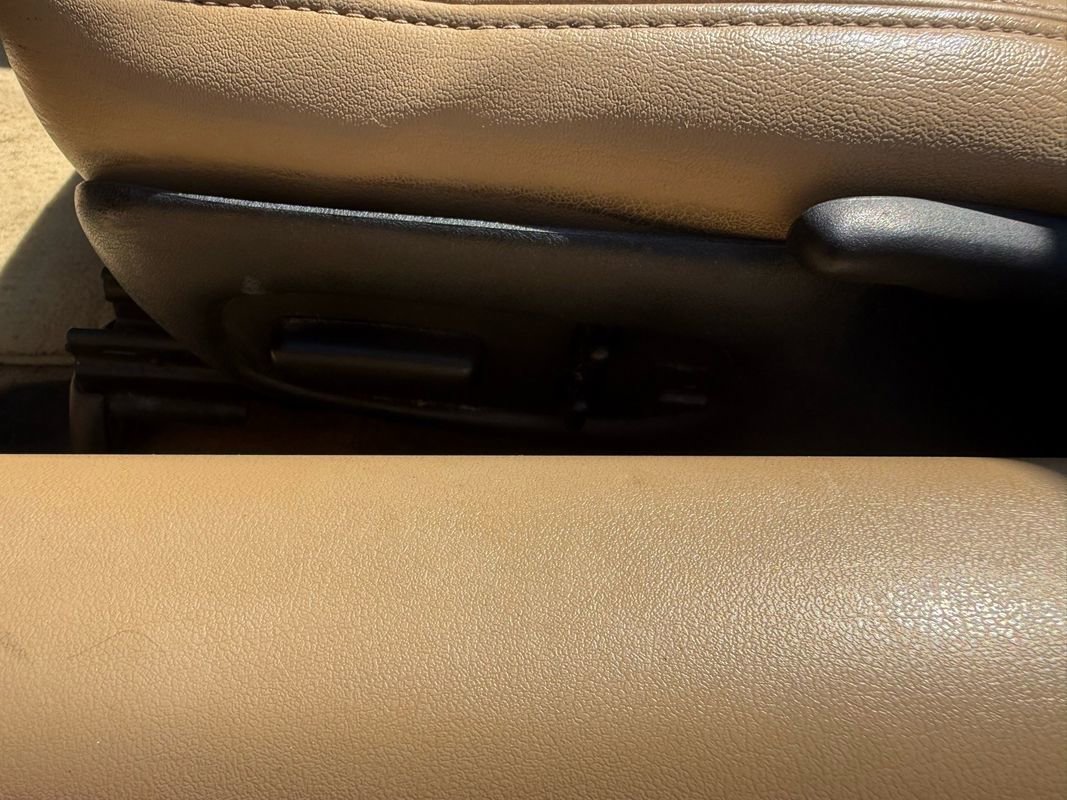 Used 2000 Chevrolet Corvette Convertible w/ Performance Handling Pkg image 21