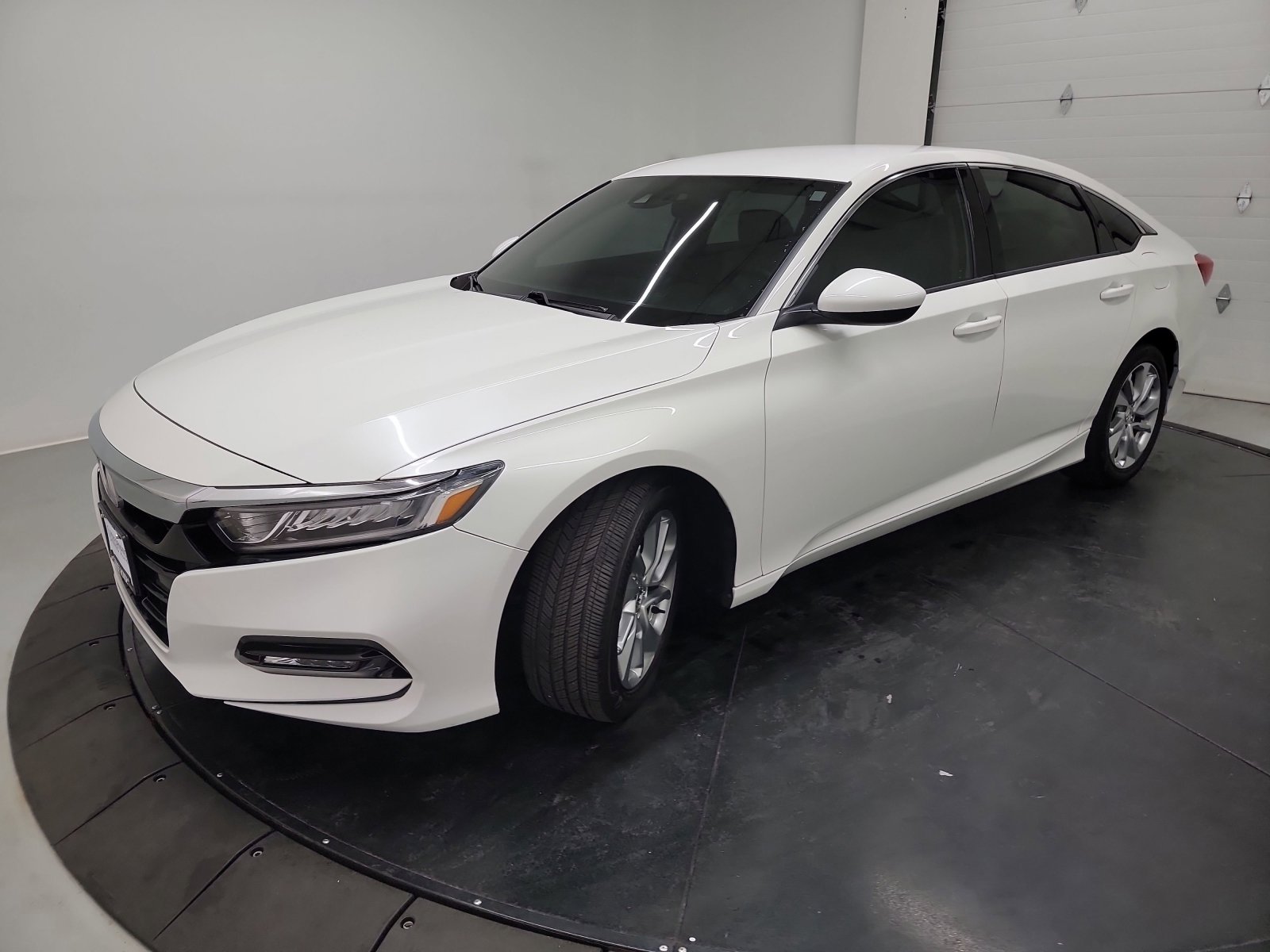 Used 2018 Honda Accord LX image 3