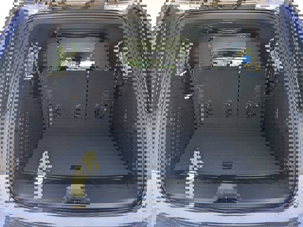 New 2026 Chevrolet Suburban LS image 30