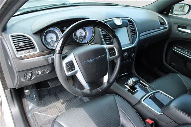Used 2014 Chrysler 300 C AWD/4WD image 17