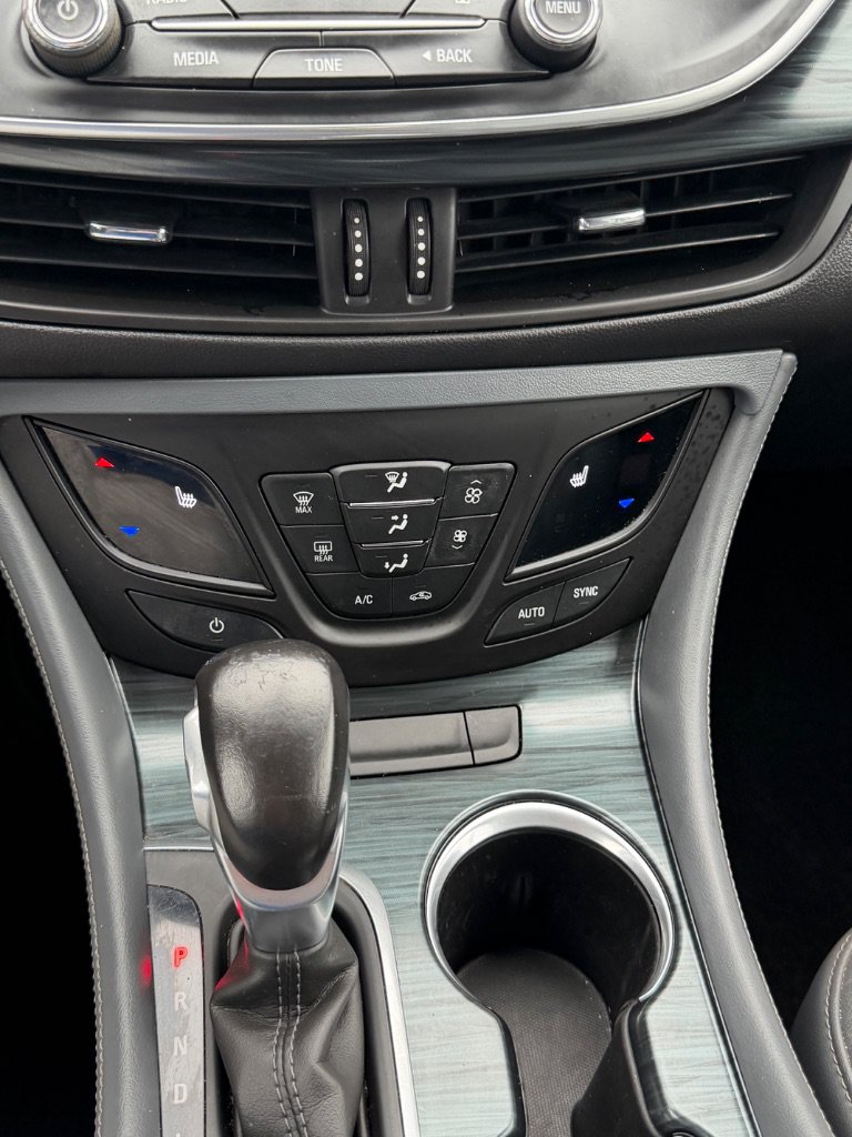Used 2020 Buick Envision Essence FWD image 14