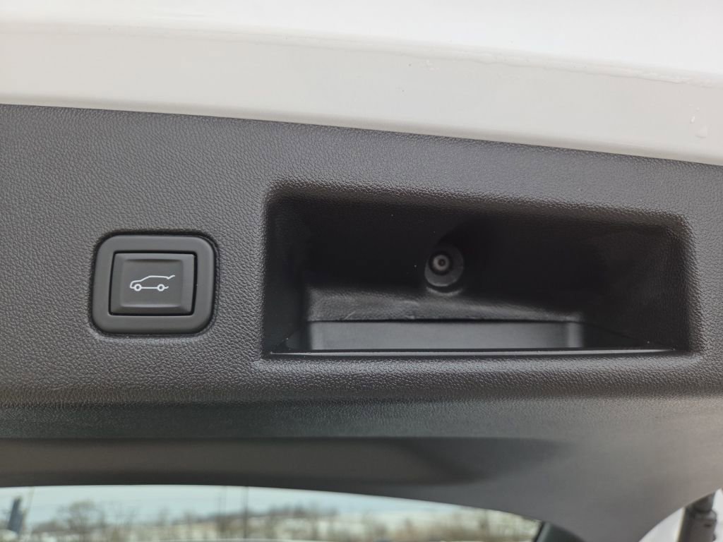 Certified 2024 Chevrolet Equinox LT w/ LPO, Floor Liner Package image 17