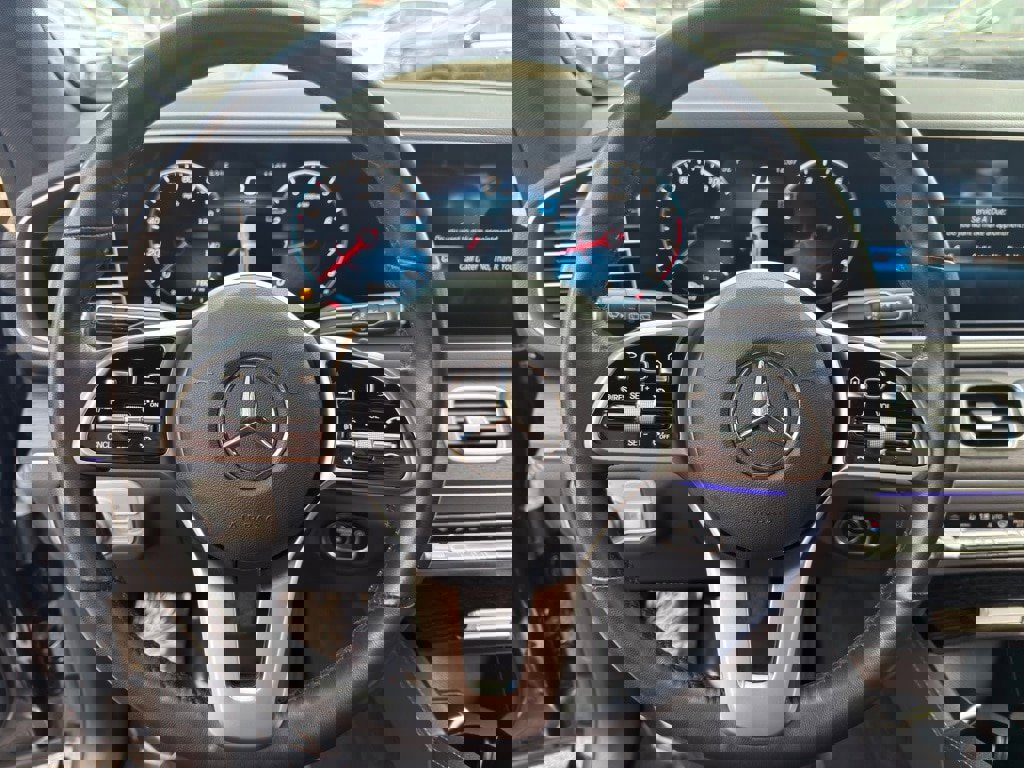 Used 2022 Mercedes-Benz GLE 350 4MATIC w/ Premium Package image 16