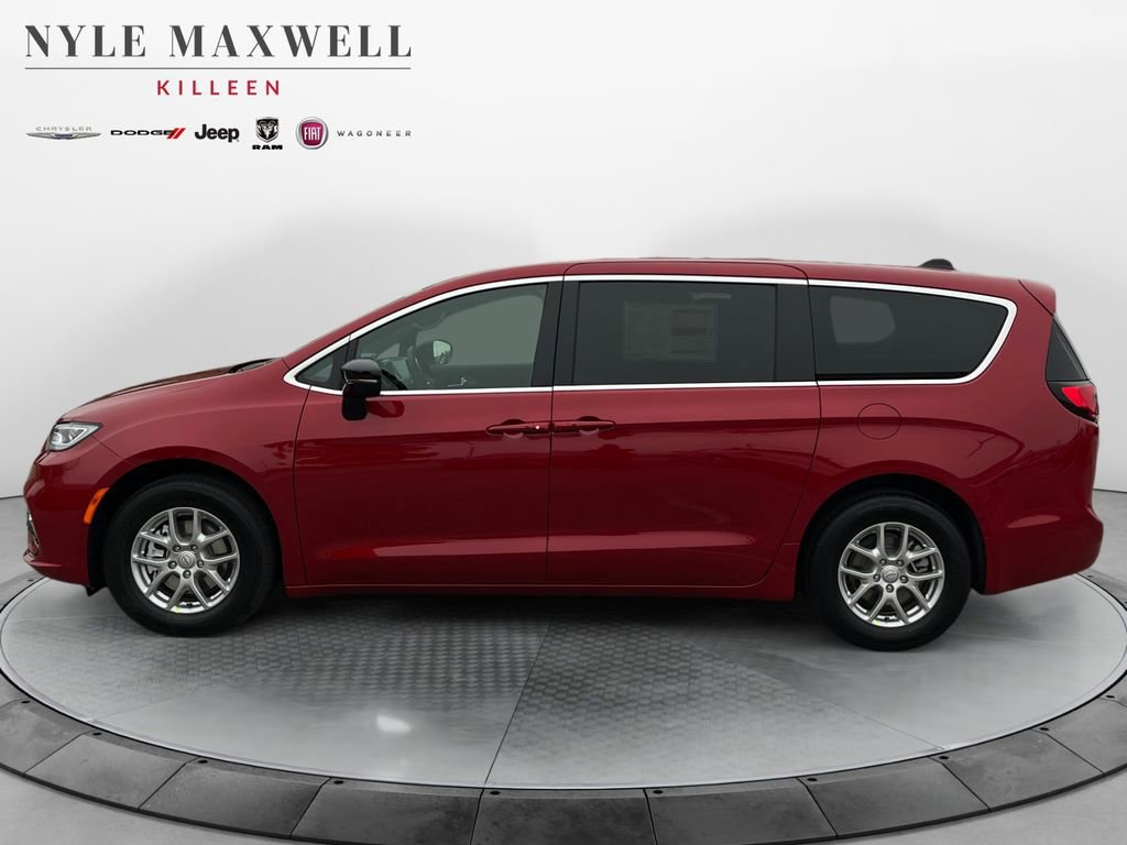 New 2026 Chrysler Pacifica Select image 13