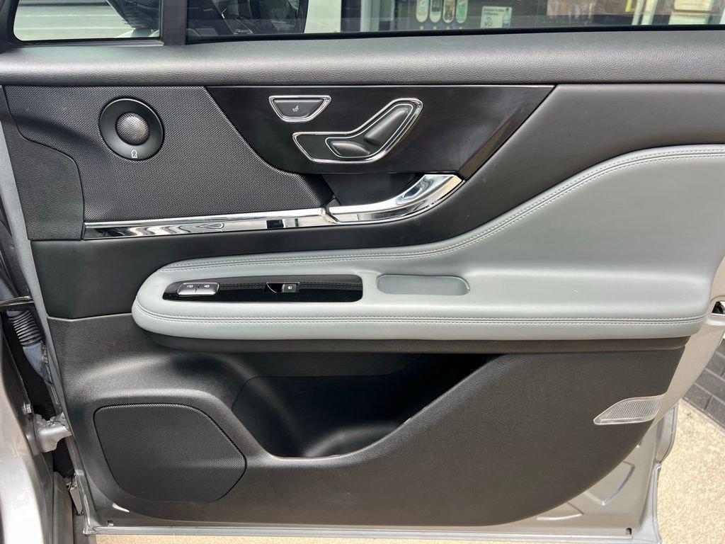 Used 2021 Lincoln Corsair Grand Touring image 32