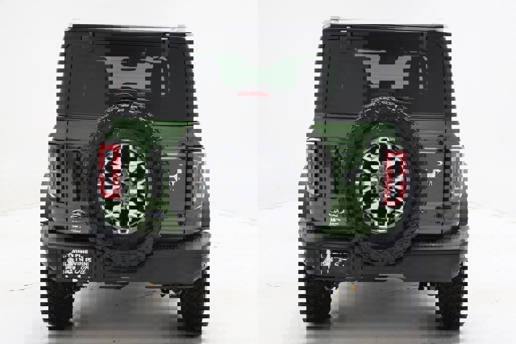 Used 2025 Ford Bronco Badlands image 8