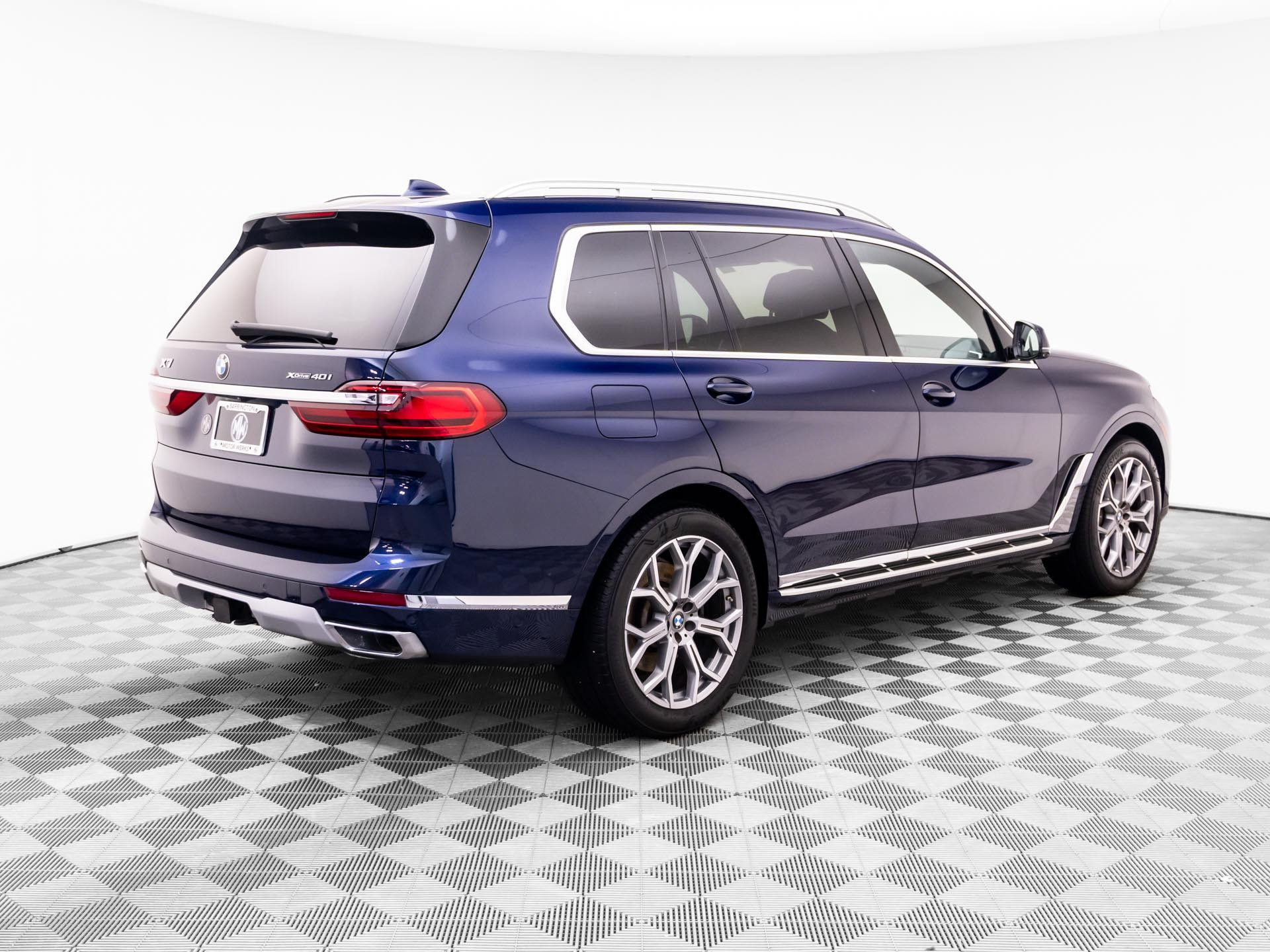 Used 2021 BMW X7 xDrive40i w/ Executive Package 2 AWD/4WD image 6