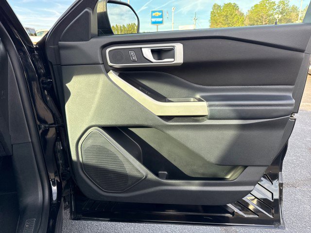 Used 2020 Ford Explorer XLT w/ Class III Trailer Tow Package image 12