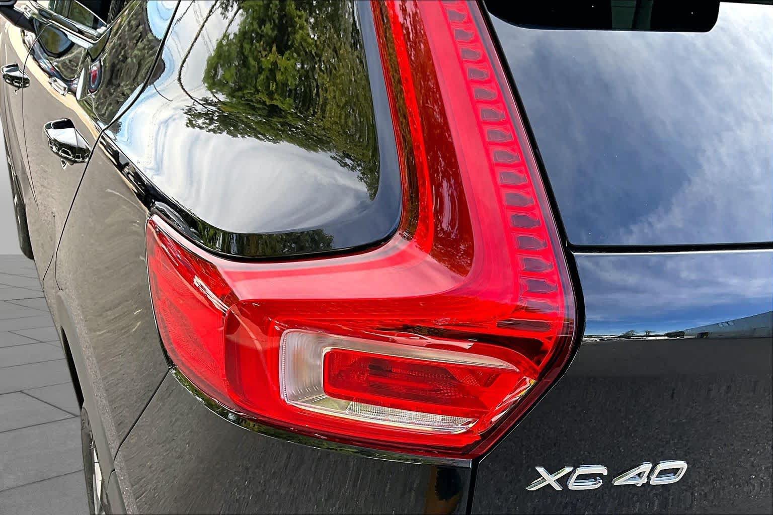 Used 2024 Volvo XC40 B5 Core w/ Protection Package Premier AWD/4WD image 27