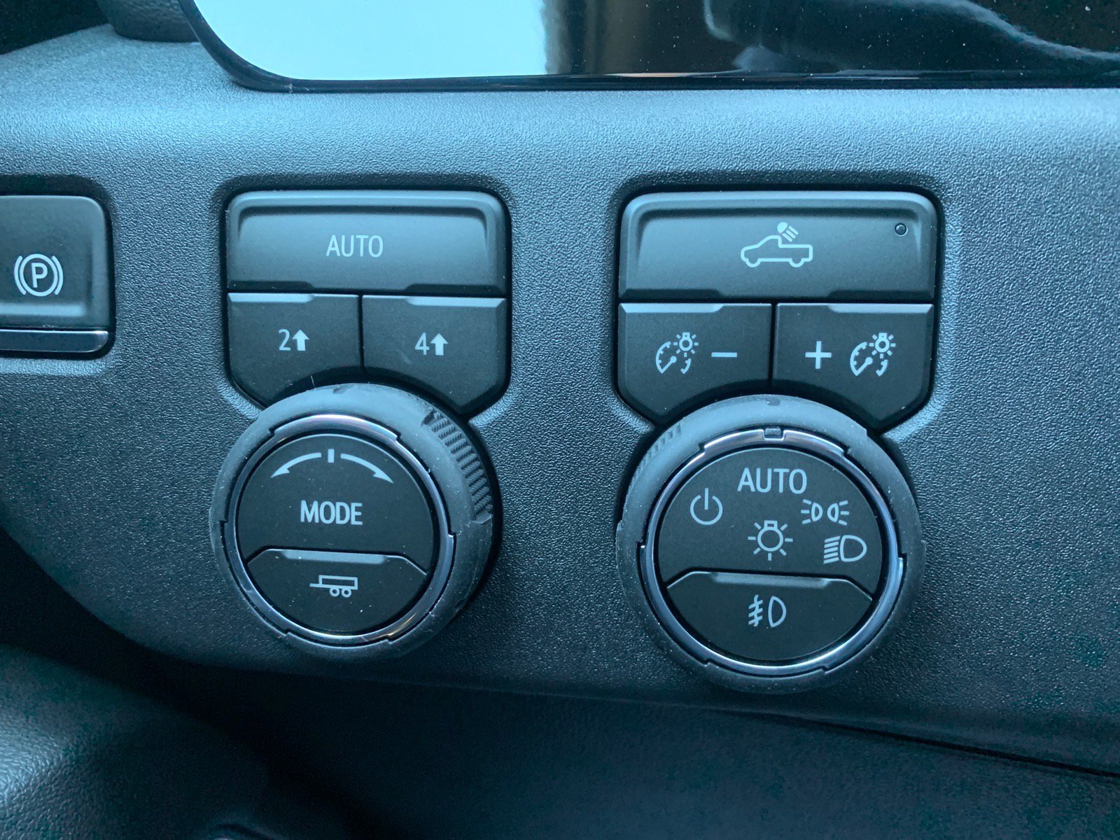 New 2026 Chevrolet Silverado 1500 RST w/ LPO, Dark Essentials Package AWD/4WD image 18