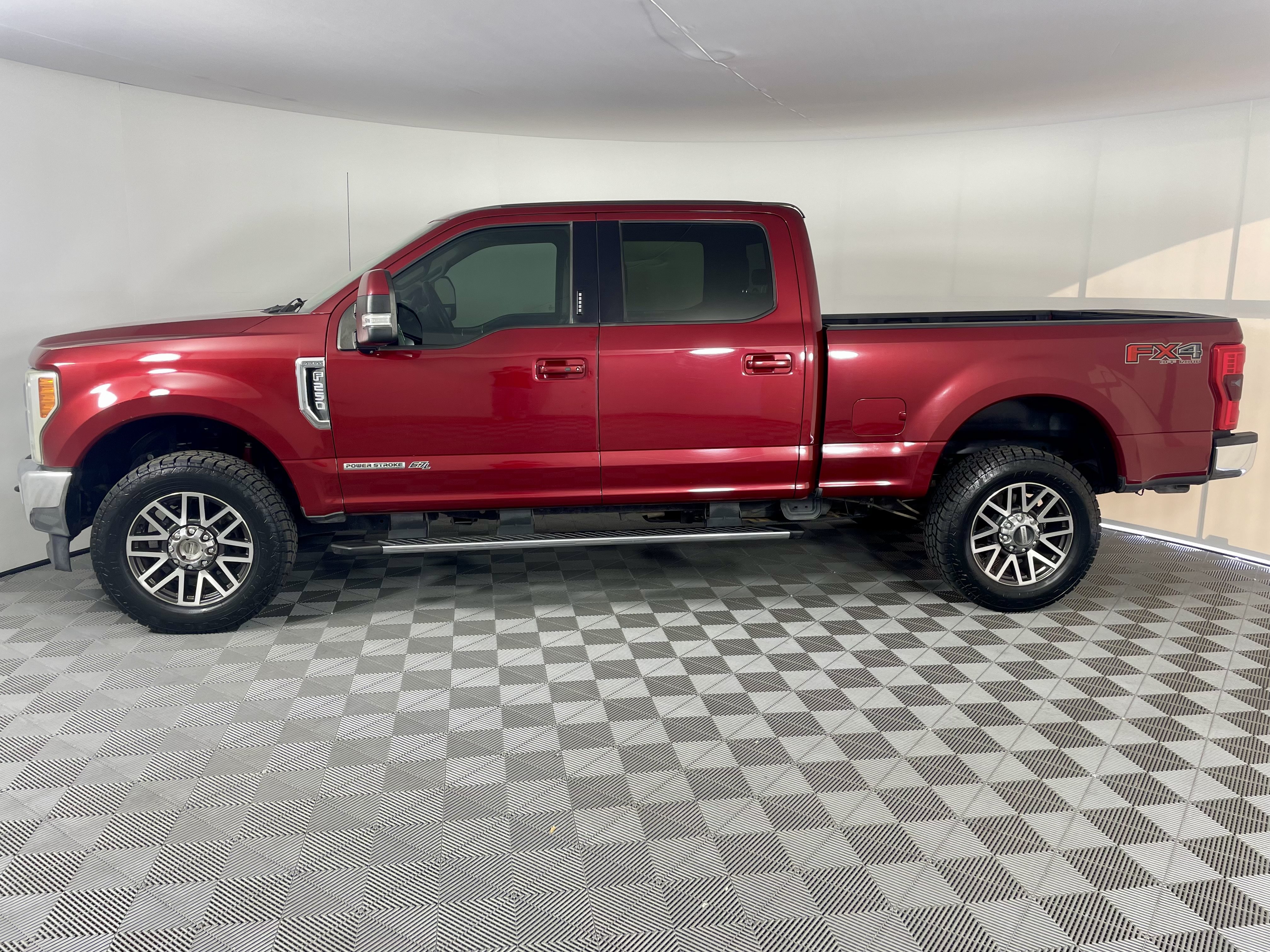 Used 2017 Ford F250 Lariat w/ Lariat Ultimate Package AWD/4WD image 2