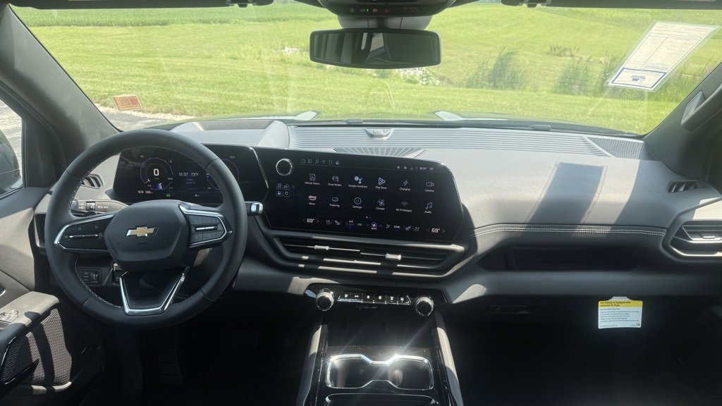 New 2025 Chevrolet Silverado EV LT image 27