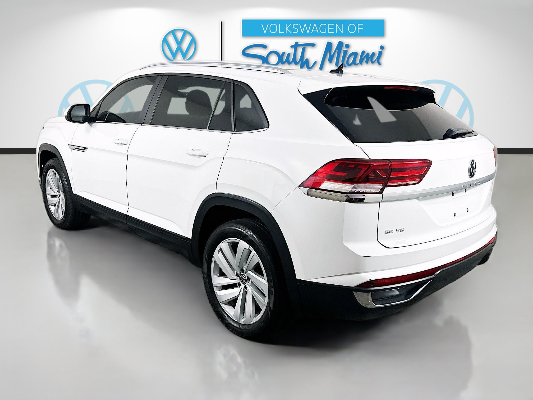 Used 2021 Volkswagen Atlas Cross Sport SE w/ Panoramic Sunroof Package FWD image 6