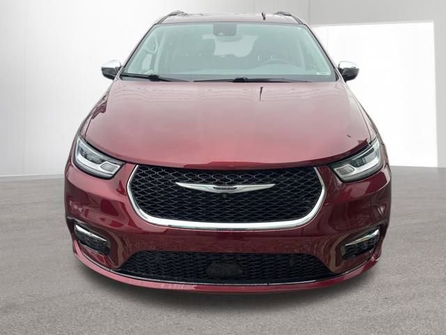Used 2023 Chrysler Pacifica Limited image 11