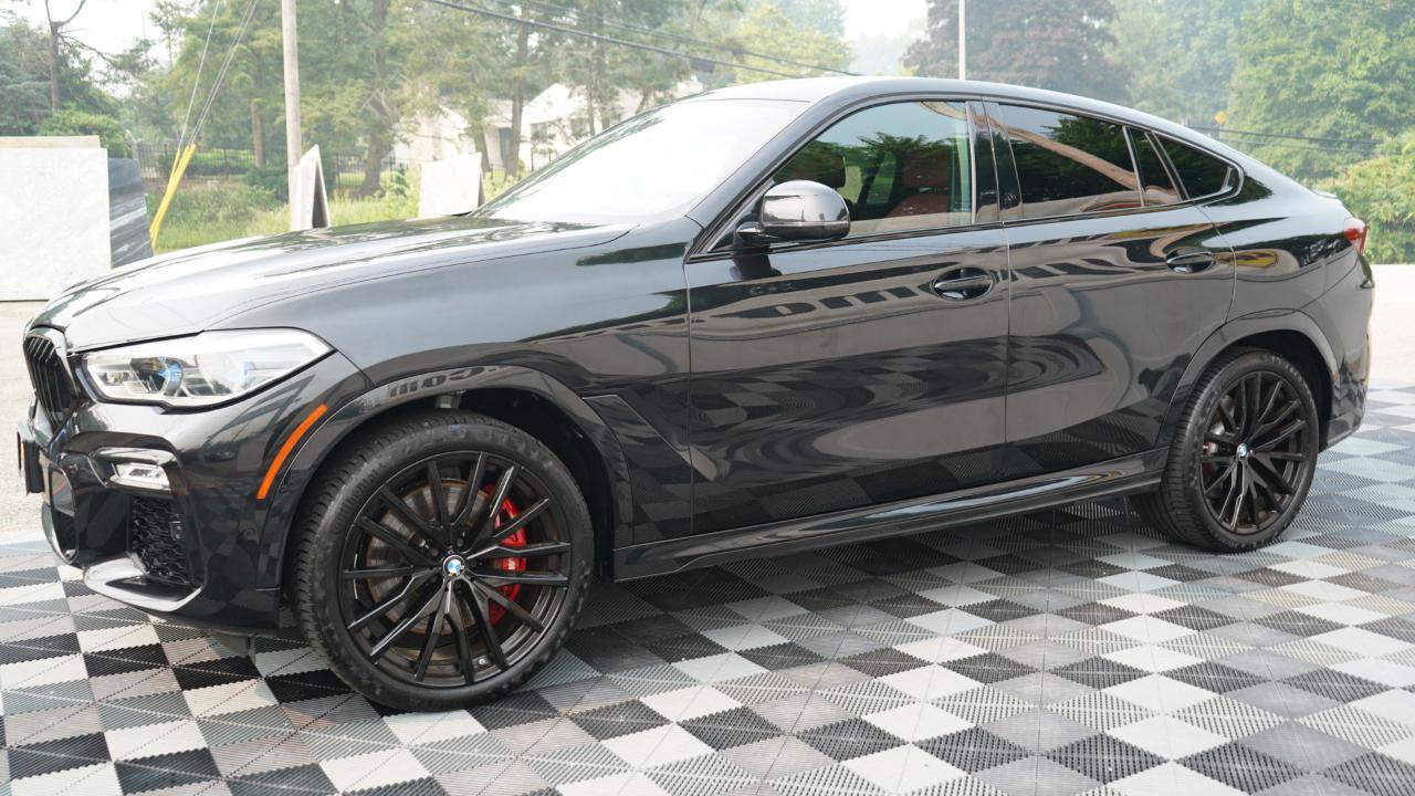 Used 2021 BMW X6 M50i w/ Executive Package AWD/4WD image 18