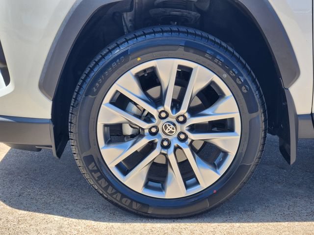 Used 2022 Toyota RAV4 Limited FWD image 8