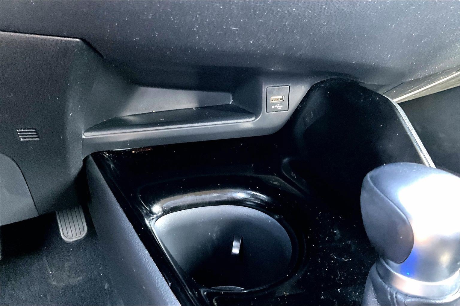 Used 2020 Toyota C-HR Limited FWD image 22