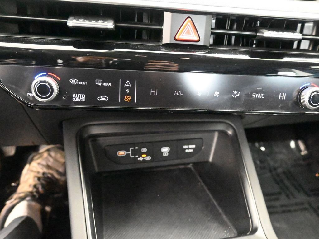 Used 2025 Kia K5 LXS image 31