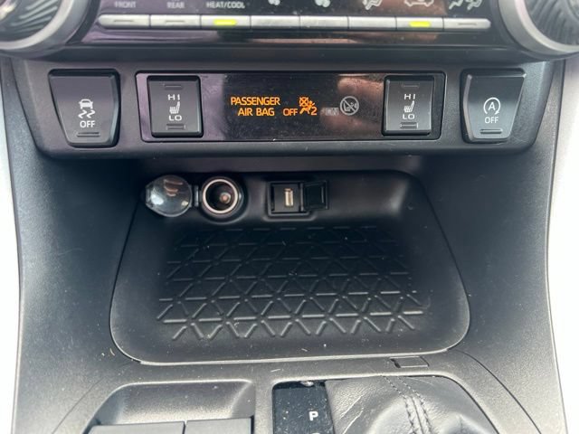 Used 2021 Toyota RAV4 XLE w/ Convenience Package AWD/4WD image 14