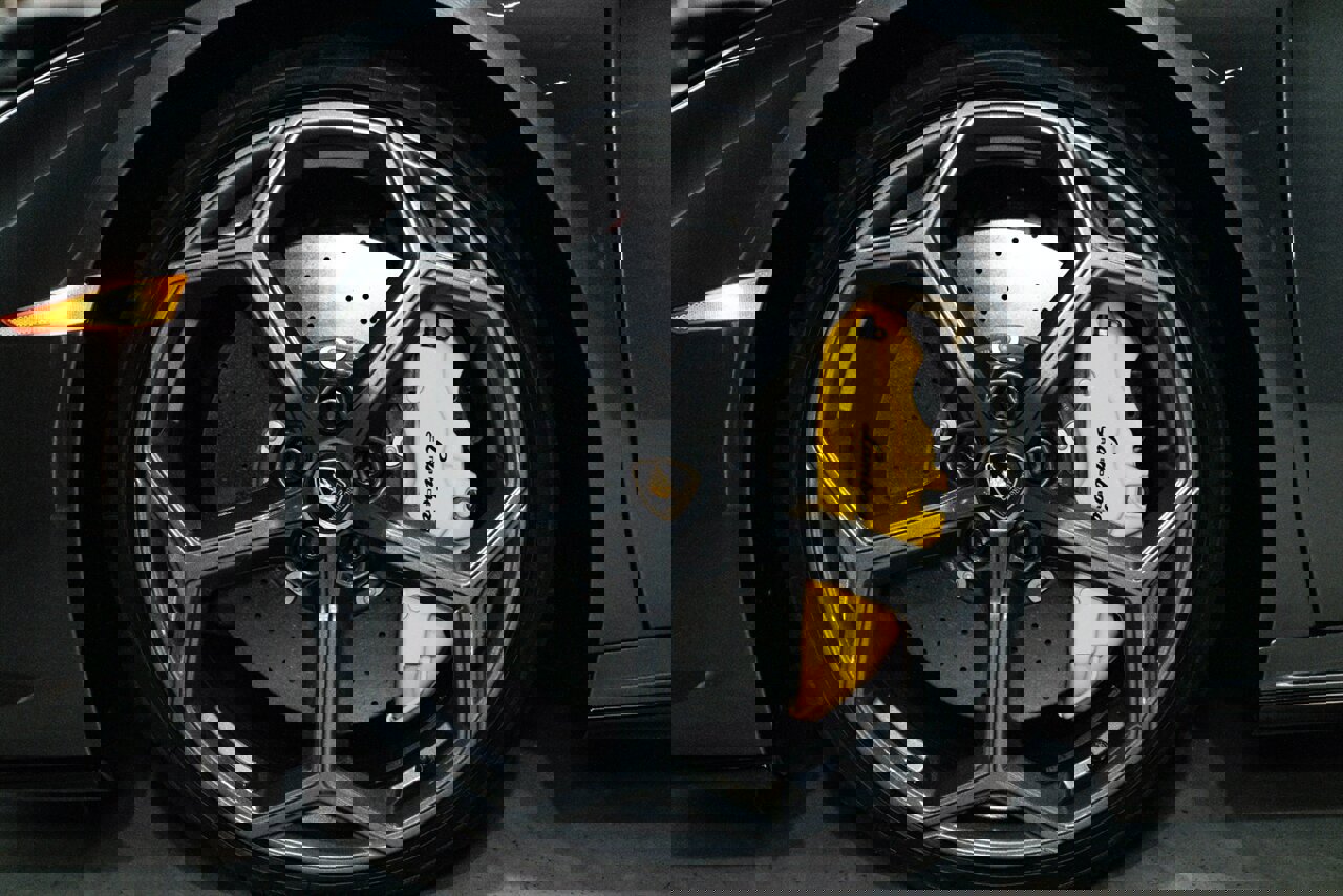 Used 2023 Lamborghini Huracan EVO image 35