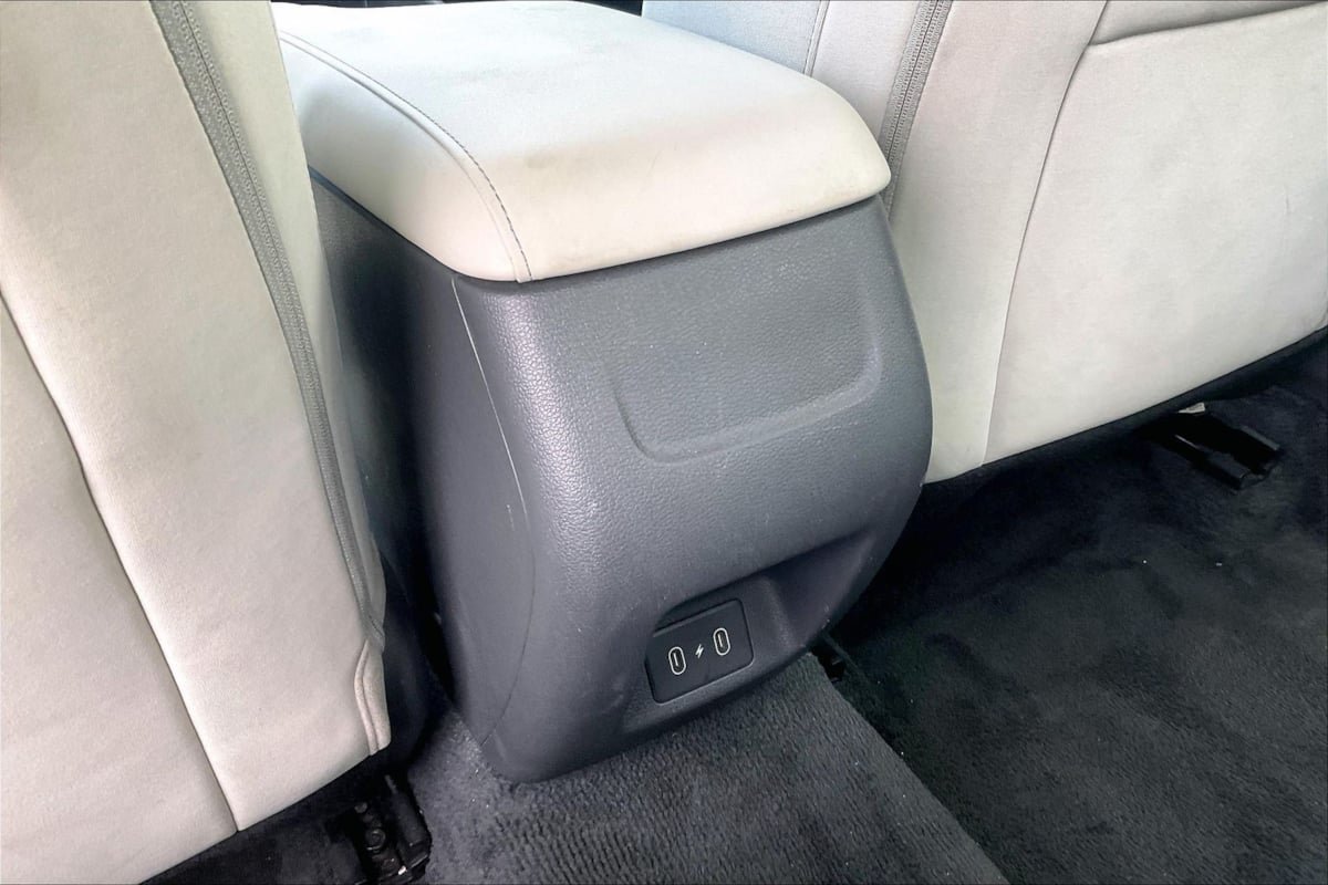 Used 2025 Hyundai Sonata SEL FWD image 32
