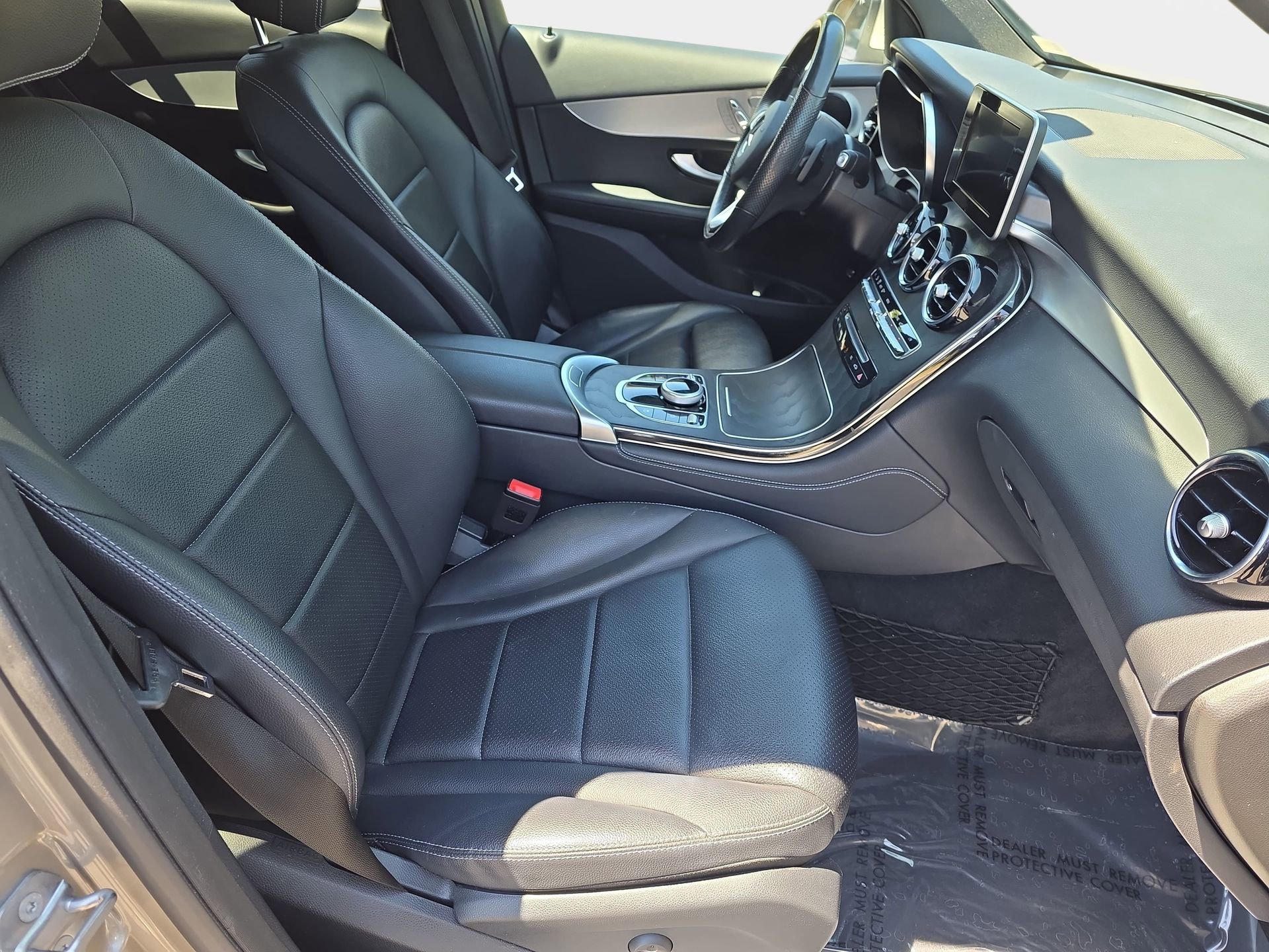 Used 2019 Mercedes-Benz GLC 300 4MATIC image 10