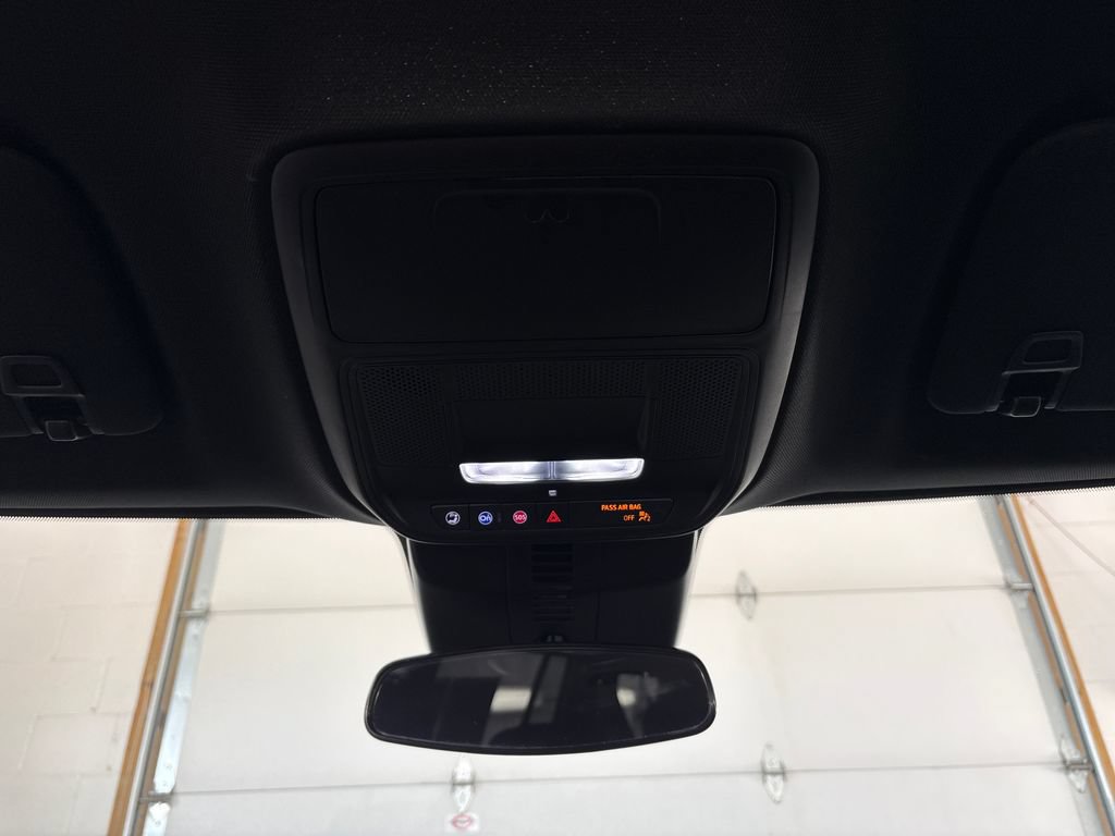 Used 2025 Chevrolet Traverse LT w/ Driver Confidence Package AWD/4WD image 47