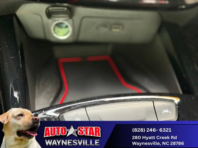 Used 2025 Chevrolet Trax RS w/ Sunroof Package FWD image 17