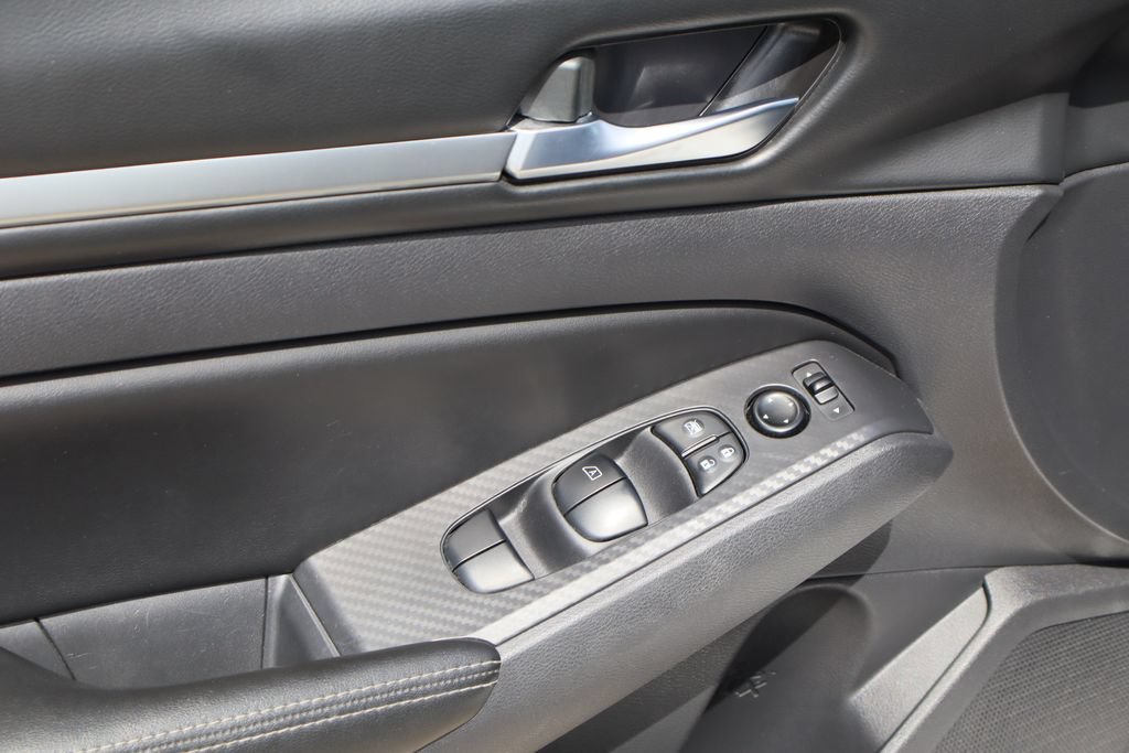 Used 2022 Nissan Altima 2.5 SV FWD image 19