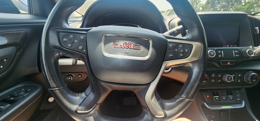 Used 2019 GMC Terrain Denali w/ Advanced Safety Package FWD image 30