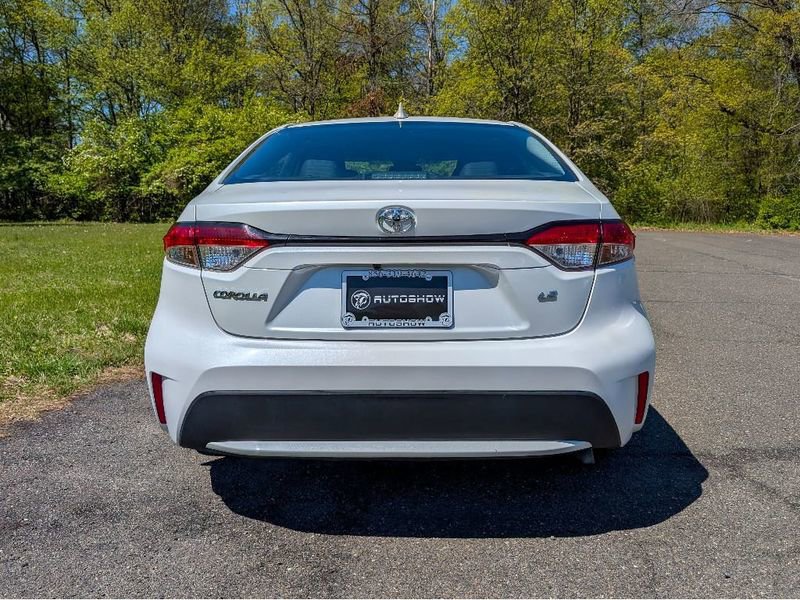 Used 2022 Toyota Corolla LE FWD image 6