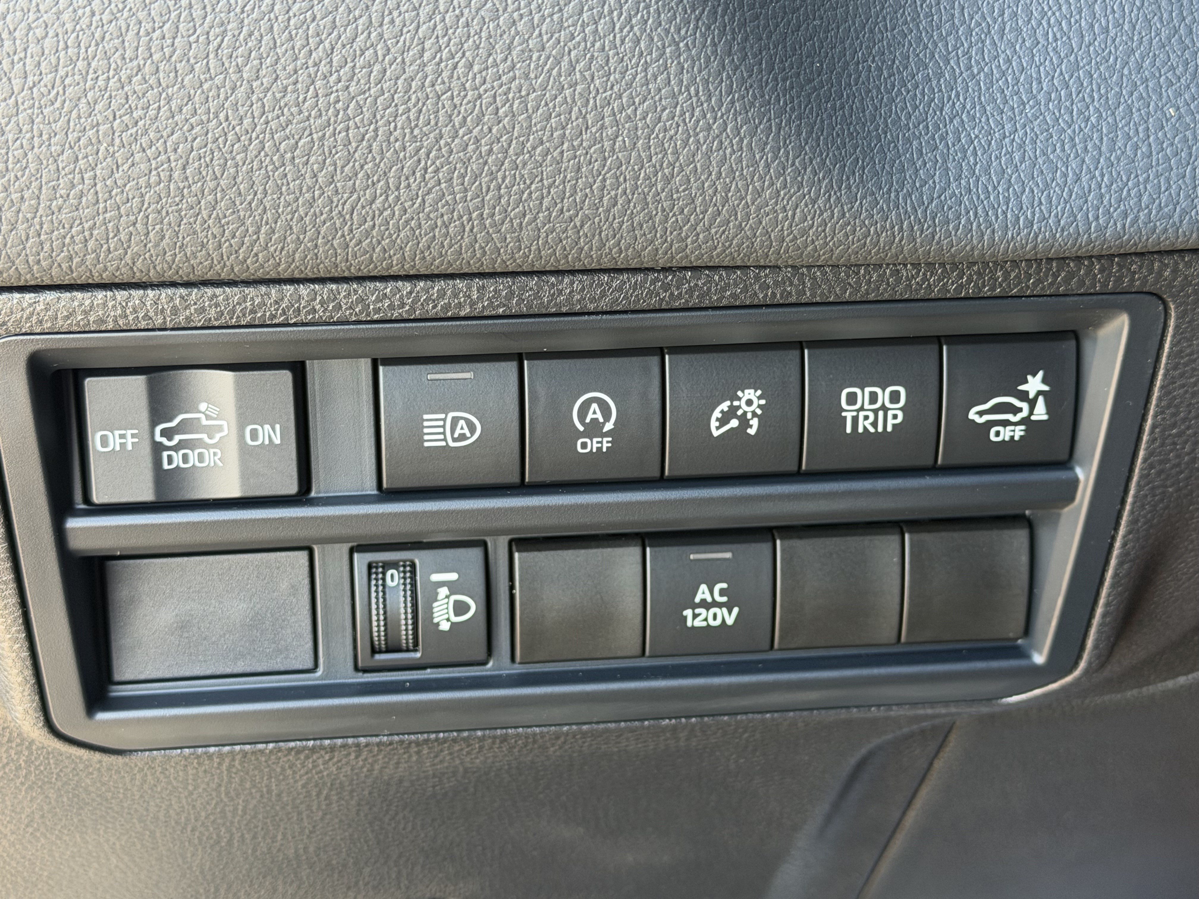 Used 2026 Toyota Tundra Limited w/ Power Package AWD/4WD image 29