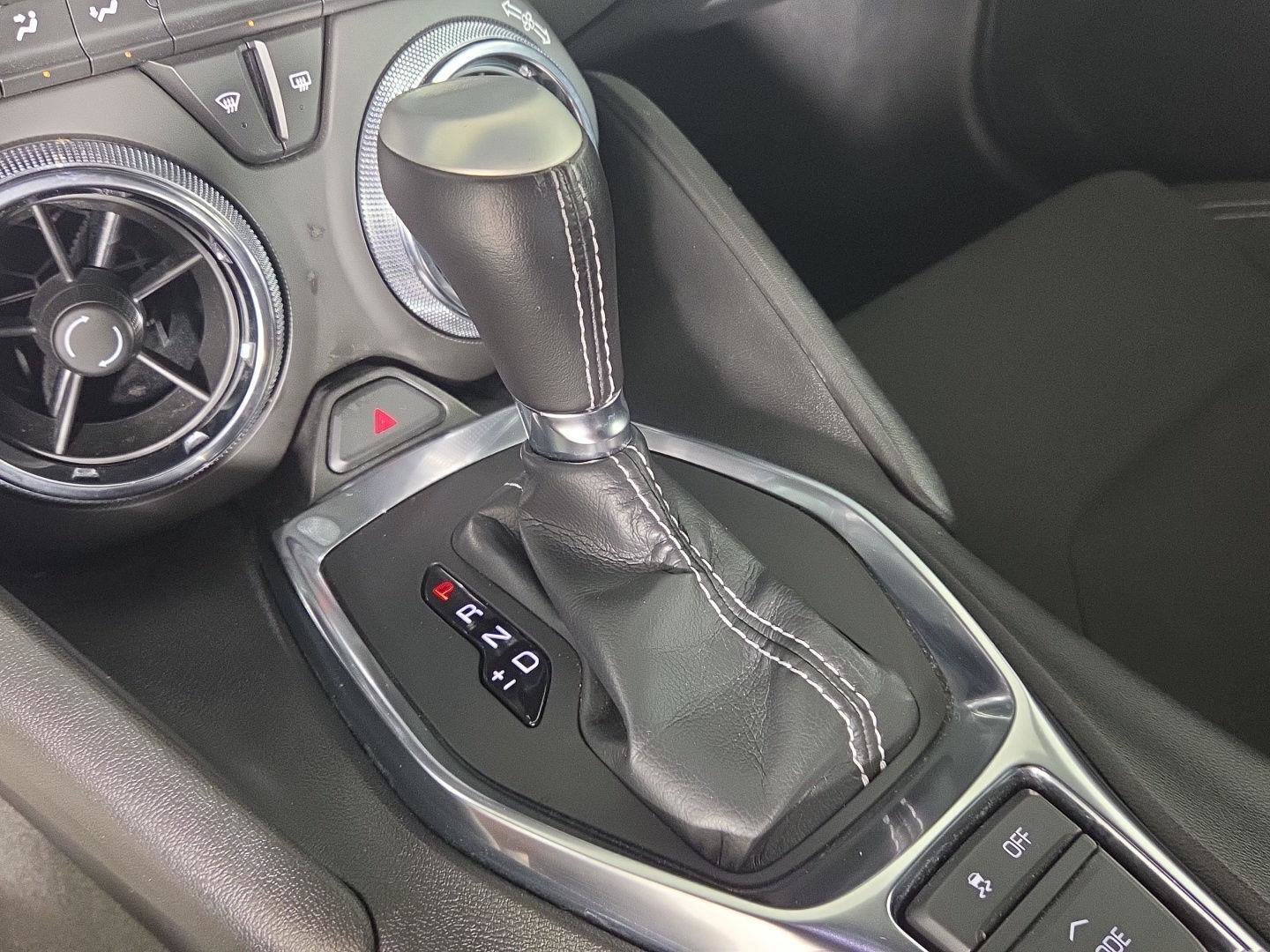 Used 2022 Chevrolet Camaro LT RWD image 15